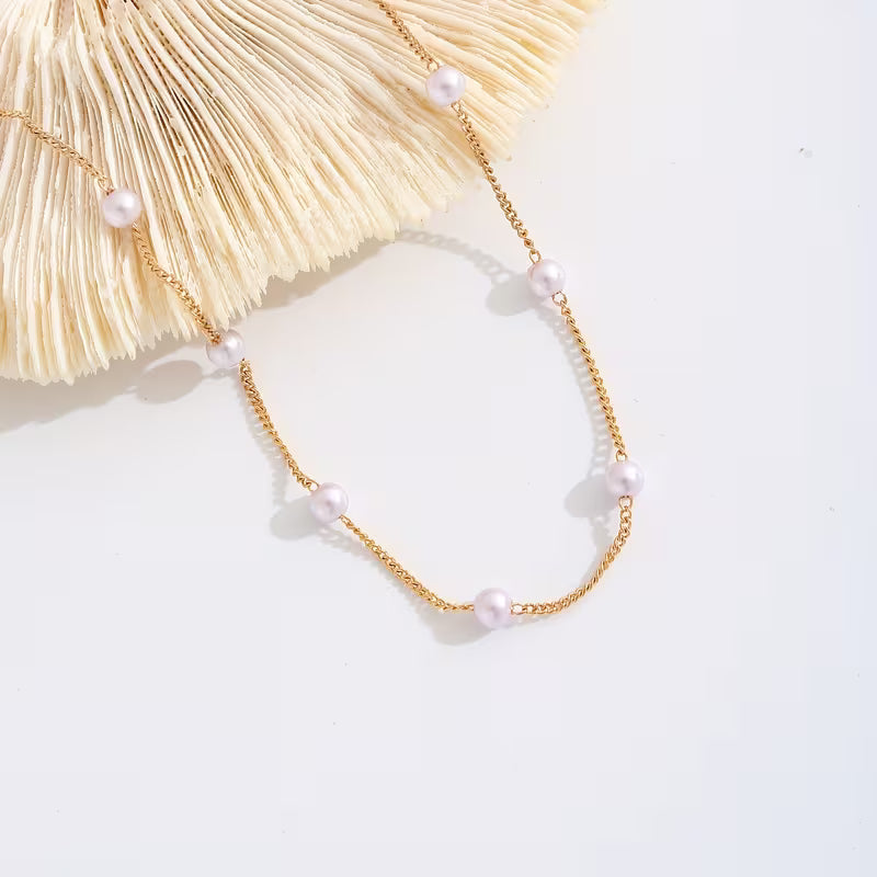 The Amélie Pearl Anklet — close-up detail